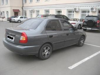 2005 Hyundai Accent Pictures