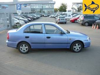 2005 Hyundai Accent Photos