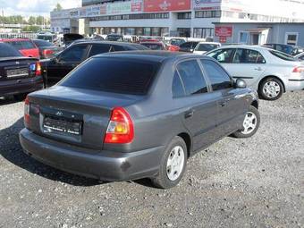 2005 Hyundai Accent Pictures