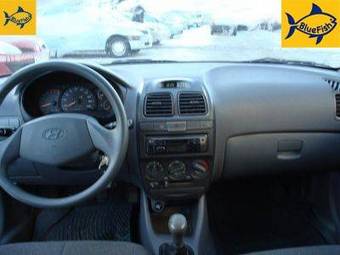 2006 Hyundai Accent Pictures