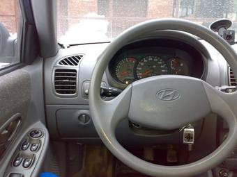 2006 Hyundai Accent Photos