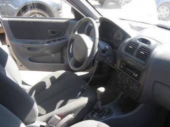 2006 Hyundai Accent Pictures