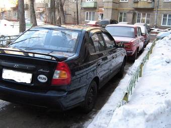 2006 Hyundai Accent Photos