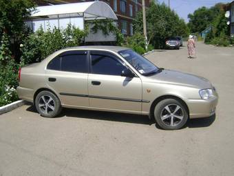 2006 Hyundai Accent Photos