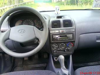 2006 Hyundai Accent Photos