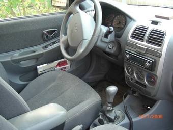 2006 Hyundai Accent Photos