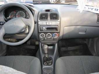2007 Hyundai Accent Photos