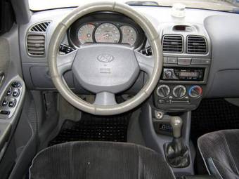 2007 Hyundai Accent Pictures