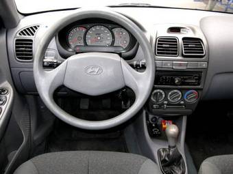 2007 Hyundai Accent Pictures