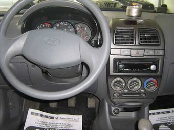 2007 Hyundai Accent Pictures