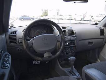 2007 Hyundai Accent Photos