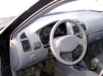 2008 Hyundai Accent Pictures