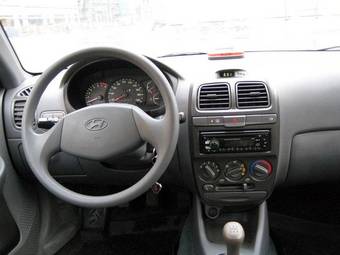 2008 Hyundai Accent Pictures