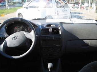 2008 Hyundai Accent Images