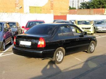 2008 Hyundai Accent Pictures