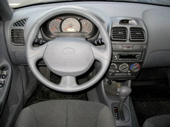 2008 Hyundai Accent Pictures