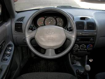 2008 Hyundai Accent Photos