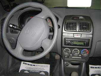 2008 Hyundai Accent Pictures