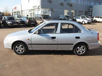 2008 Hyundai Accent Pictures