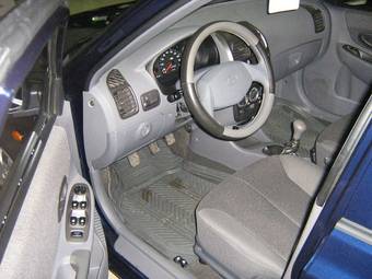 2008 Hyundai Accent Pictures