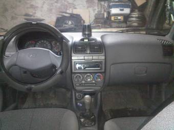 2008 Hyundai Accent Pictures