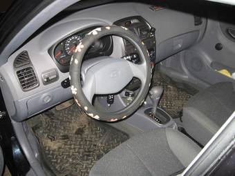 2008 Hyundai Accent Photos