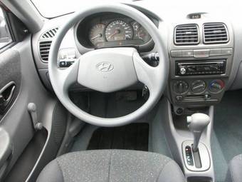 2008 Hyundai Accent Pictures