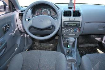 2008 Hyundai Accent Photos