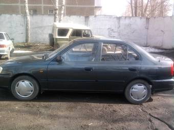 2008 Hyundai Accent Photos