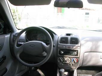 2008 Hyundai Accent Photos