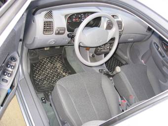 2008 Hyundai Accent Photos