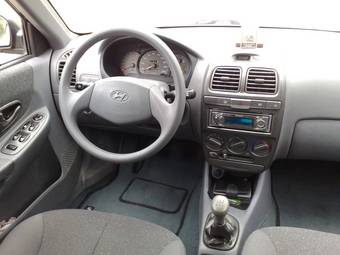 2008 Hyundai Accent Wallpapers