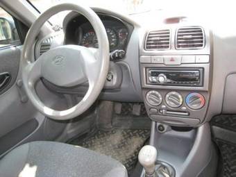 2008 Hyundai Accent Photos