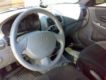 2008 Hyundai Accent Photos