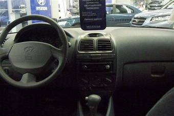 2009 Hyundai Accent Photos