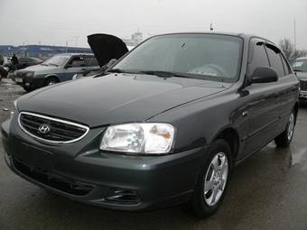 2009 Hyundai Accent Pictures