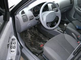 2009 Hyundai Accent Images