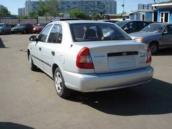 2009 Hyundai Accent Pics