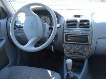 2009 Hyundai Accent Pictures