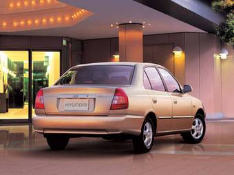 2009 Hyundai Accent Images