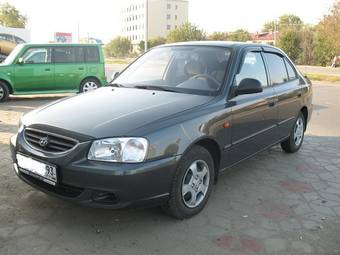 2009 Hyundai Accent Photos