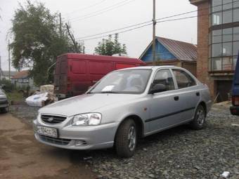 2009 Hyundai Accent Pictures