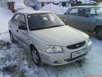 2009 Hyundai Accent Photos