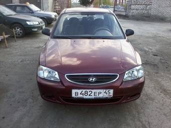 2009 Hyundai Accent Pictures