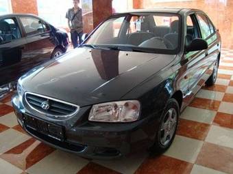 2009 Hyundai Accent Pictures