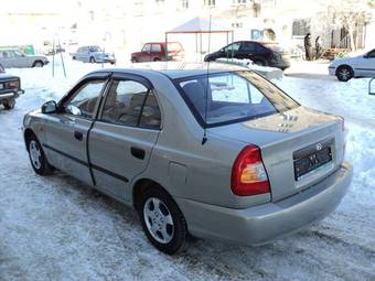 2010 Hyundai Accent Pictures