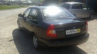 2010 Hyundai Accent Photos
