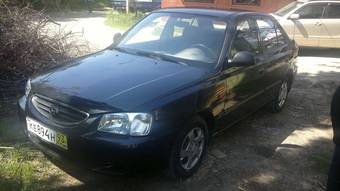 2010 Hyundai Accent Pictures