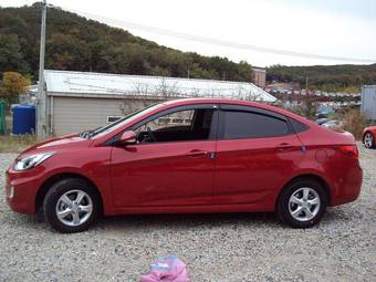 2011 Hyundai Accent Photos