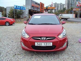2011 Hyundai Accent Pictures